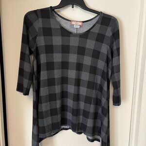 C'est La Vie Black and Gray 3/4 sleeve Top, Size XL